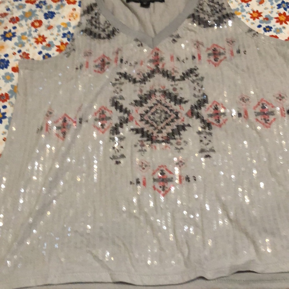 Shirts - Picture 4 of 4